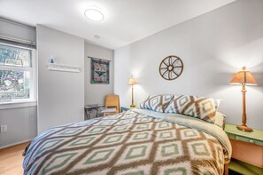 1 soverom, skrivebord, wi-fi (inkludert) og sengetøy