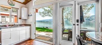 Beautiful Cabin Right next to Lake Okanagan #5