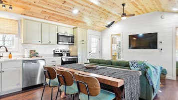 Design Cabin, 2 Bedrooms | Living area