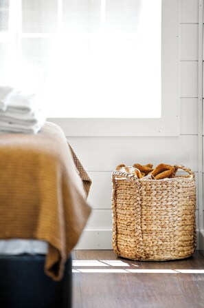 Design Cabin, 2 Bedrooms | 2 bedrooms, blackout drapes, iron/ironing board, free WiFi - The Lodges at Eden Reserve (Williamstown)