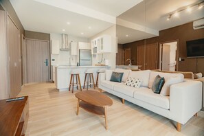 Smart TV - Downtown Punta Cana, walking distance to everything (Punta Cana)