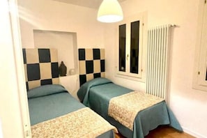 4 bedrooms, free WiFi, bed sheets