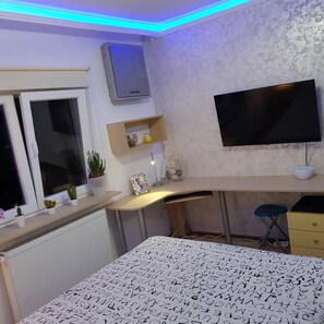 2 bedrooms, iron/ironing board, WiFi, bed sheets - Old town Bucharest comfortable apartment   (București)