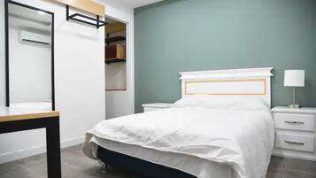 1 slaapkamer, een bureau, een strijkplank/strijkijzer, gratis wifi