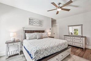 6 Schlafzimmer, Bügeleisen/Bügelbrett, Internetzugang, Bettwäsche