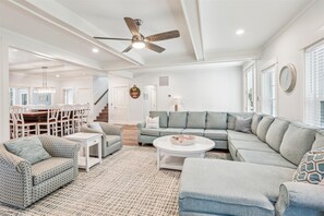 Fernseher, Tischtennisplatte