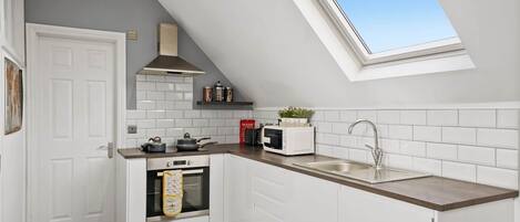 Fridge, microwave, oven, coffee/tea maker