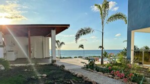 Terrace/patio - Luxury Beach Front Villa with Private pool and stunning Ocean View! (Punta Rucia)