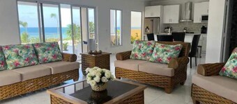 Luxury Beach Front Villa with Private pool and stunning Ocean View!