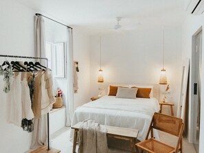 1 chambre, bureau, accès Internet, draps fournis