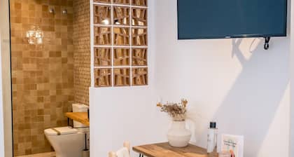 Poniente Room