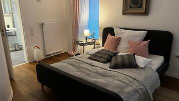 2 makuuhuonetta, silitysrauta/-lauta, Wi-Fi, vuodevaatteet