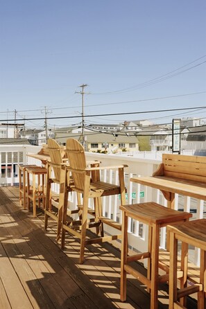 Outdoor dining - Cozy Beach Haven w/Spacious Balcony (Hampton)