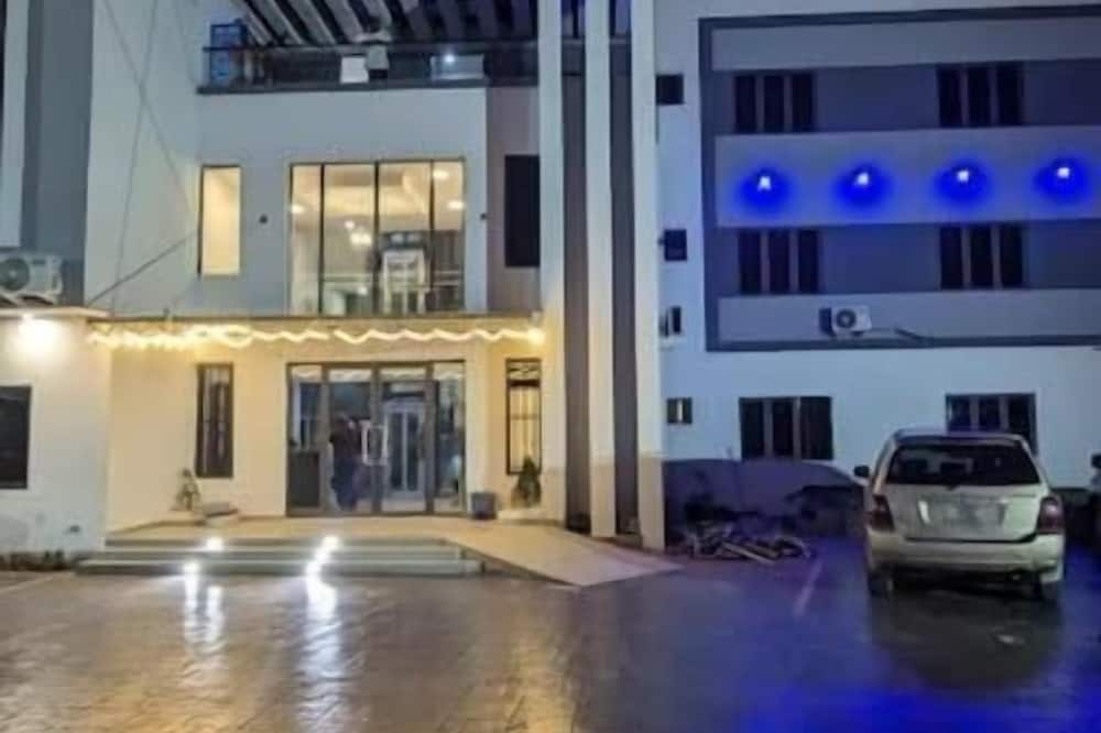 Micasa-Sucasa Hotel and Suites