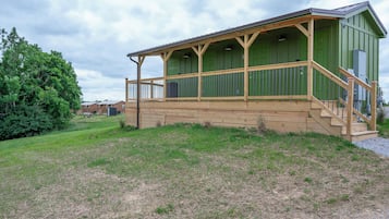 Tente Confort, vue sur la colline | Salle de bain partagée