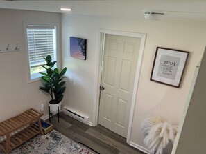 Interior - Tranquil Retreat - Comfort and Convenience. (Delmar)
