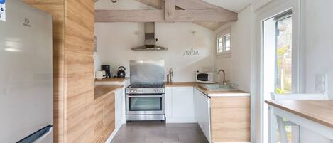 Réfrigérateur, micro-ondes, four, lave-vaisselle