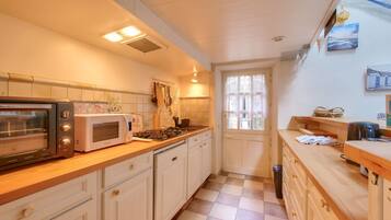 Réfrigérateur, micro-ondes, four, lave-vaisselle