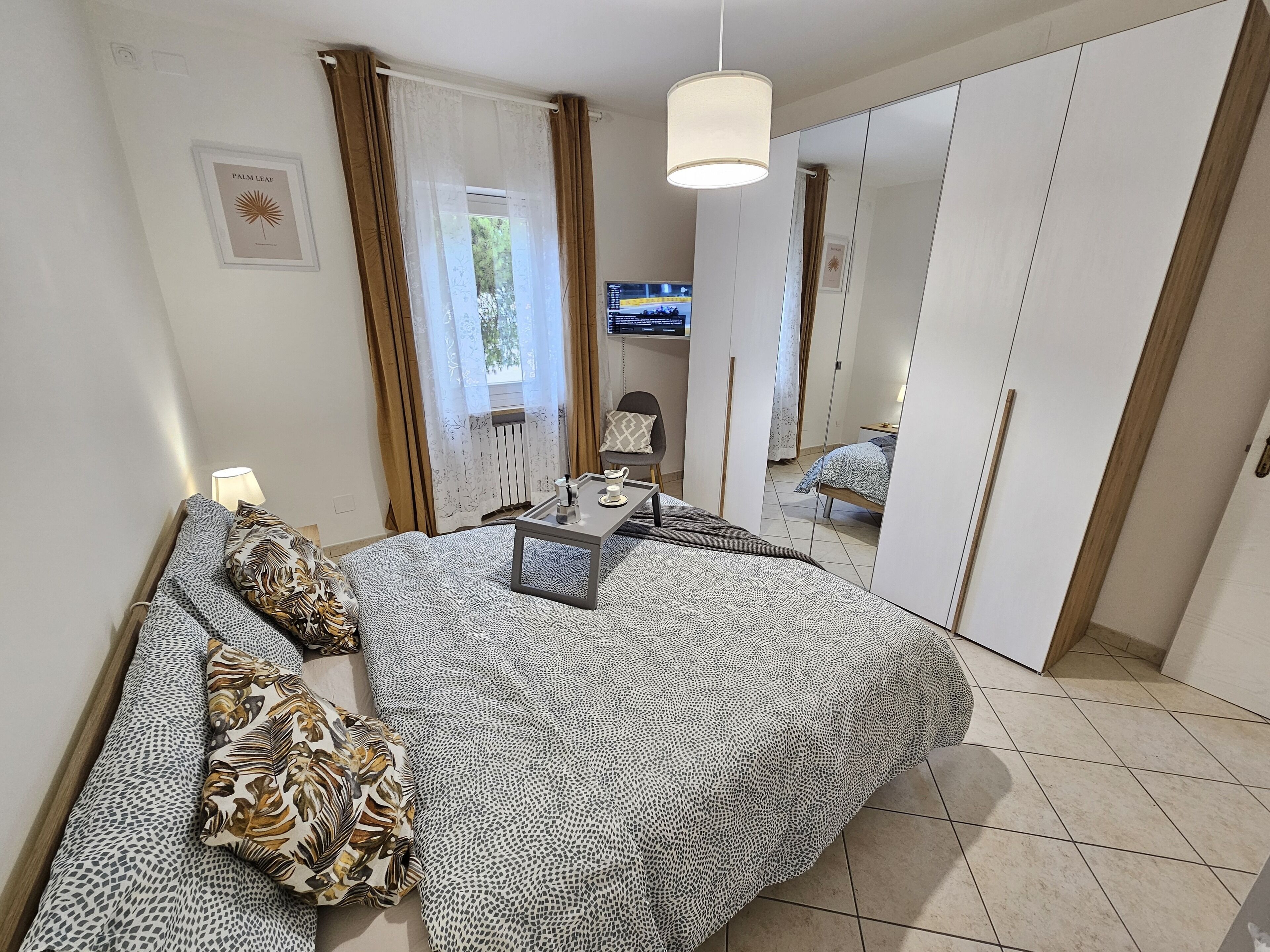 1 chambre, bureau, fer et planche à repasser, Wi-Fi gratuit