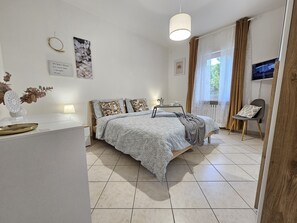 1 bedroom, desk, iron/ironing board, free WiFi