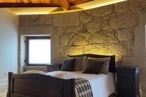 8 bedrooms, iron/ironing board, WiFi, bed sheets - Maia dos Reis Hotel Rural (Folgosa)