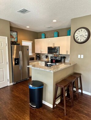 Private kitchen - Beautiful 4-bedroom Home in West Lucaya! Close to Disney!

 (Kissimmee)