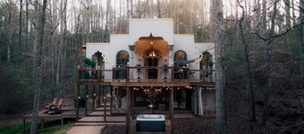“The Flying Carpet” Moroccan Treehouse
