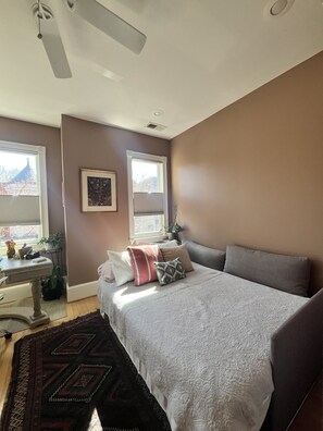 2 bedrooms, desk, iron/ironing board, free WiFi