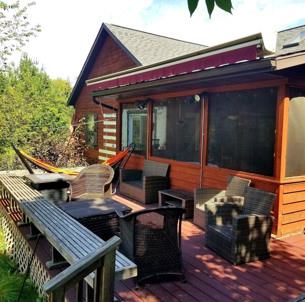 Terrace/patio - Hidden gem, secluded yet close to everything. Perfect multi-family retreat. (Egg Harbor)