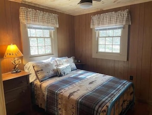2 bedrooms, iron/ironing board, travel cot, free WiFi