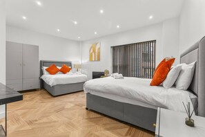 2 bedrooms, iron/ironing board, free WiFi, bed sheets