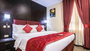 Tempur-Pedic beds, minibar, in-room safe, desk