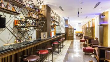 2 bars/lounges, poolside bar