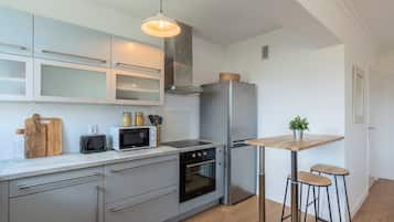 Réfrigérateur, micro-ondes, four, lave-vaisselle