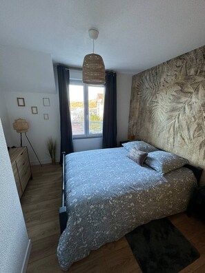1 chambre, fer et planche à repasser, Wi-Fi gratuit