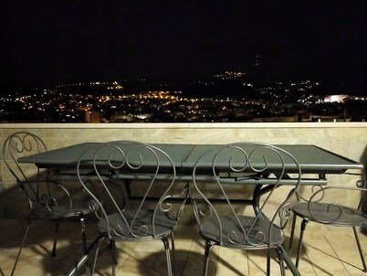 Suite Enes, Oasi di relax: terrazza panoramica