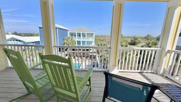 House, Multiple Beds, Pool Access, Garden View (A Beach Life 1B) | Property grounds