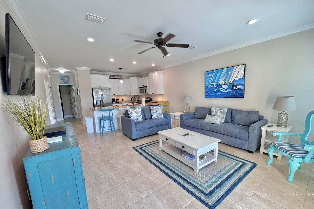 House, Multiple Beds, Pool Access, Garden View (A Beach Life 1B) | Living area