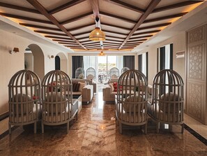 Télévision de 55 pouces avec chaînes par satellite