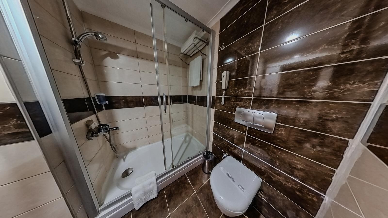 Photo - Adella Side Hotel