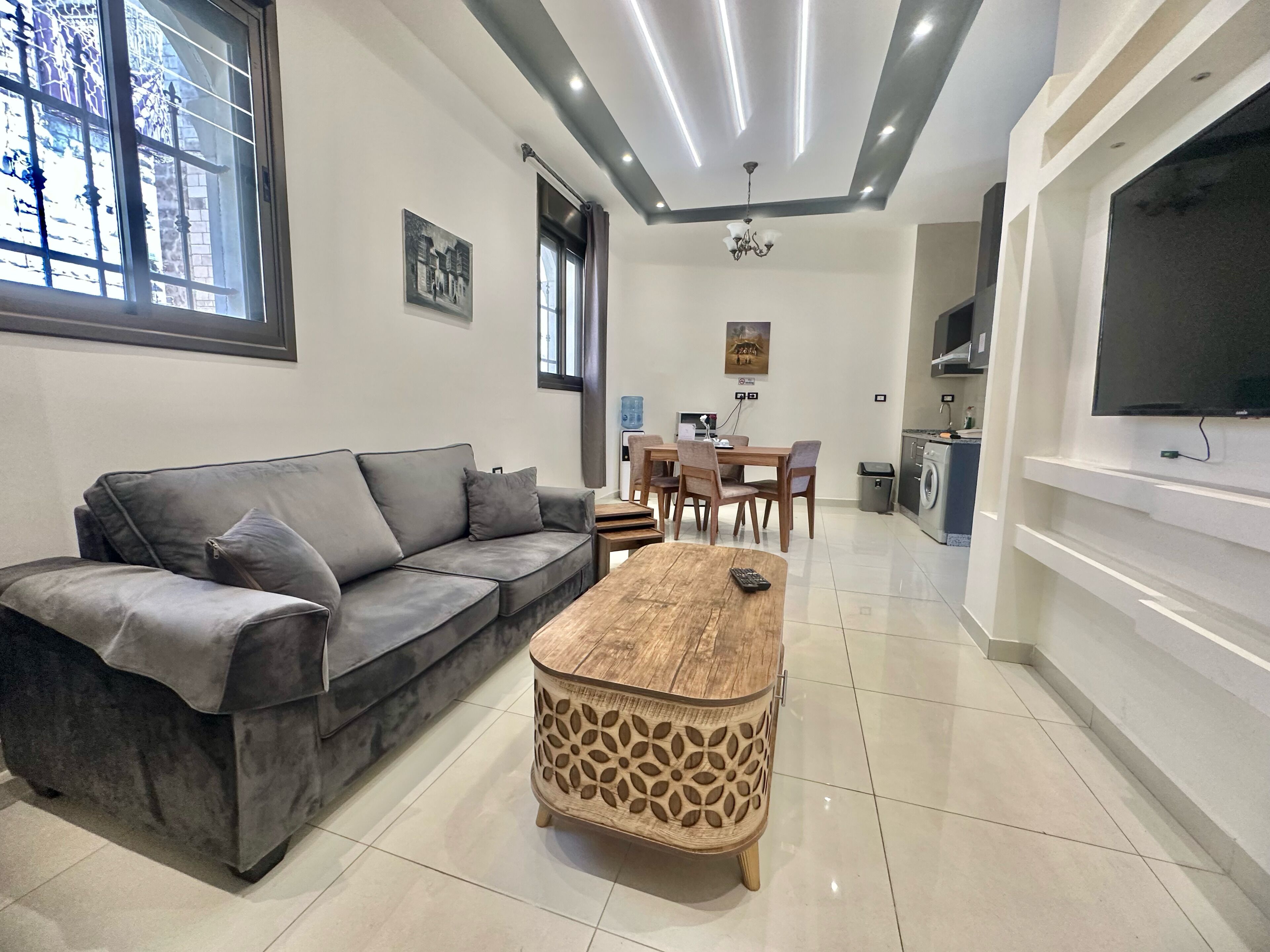 Superior Apartment, 1 King Bed, Non Smoking, Mountain View | Living area