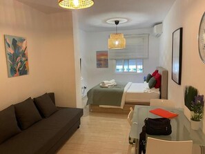 1 chambre, fer et planche à repasser, Wi-Fi, draps fournis