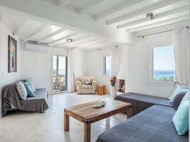 Apartamento | Zona de estar | Televisión de pantalla plana de 32 pulgadas con canales por satélite