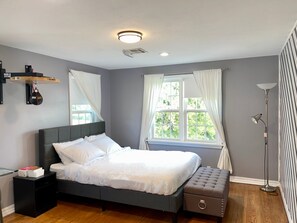 3 bedrooms, desk, iron/ironing board, WiFi