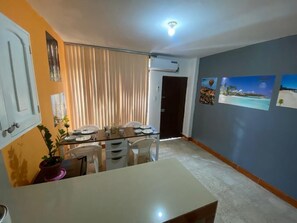 Smart TV de 32 pulgadas con canales digitales, películas de estreno