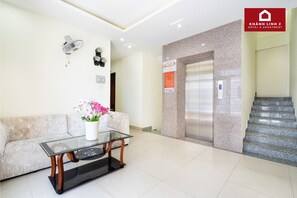 Property grounds - Hotel Khánh Linh 2 (Ho Chi Minh City)