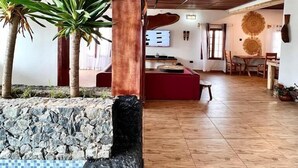 Penthouse Royal, 3 kamar tidur, kolam renang pribadi, pemandangan pantai | 3 kamar tidur, brankas, kedap suara, dan setrika/meja setrika