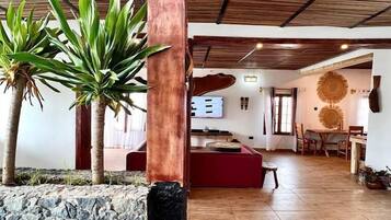 Royal Penthouse, 3 Bedrooms, Private Pool, Beach View