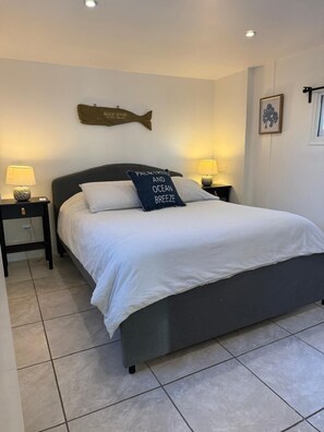 2 chambres, fer et planche à repasser, lit parapluie, Wi-Fi gratuit