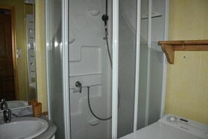 Bathroom - 1st floor, balcony, tv, 44m², Pralognan-la-Vanoise (Pralognan-la-Vanoise)